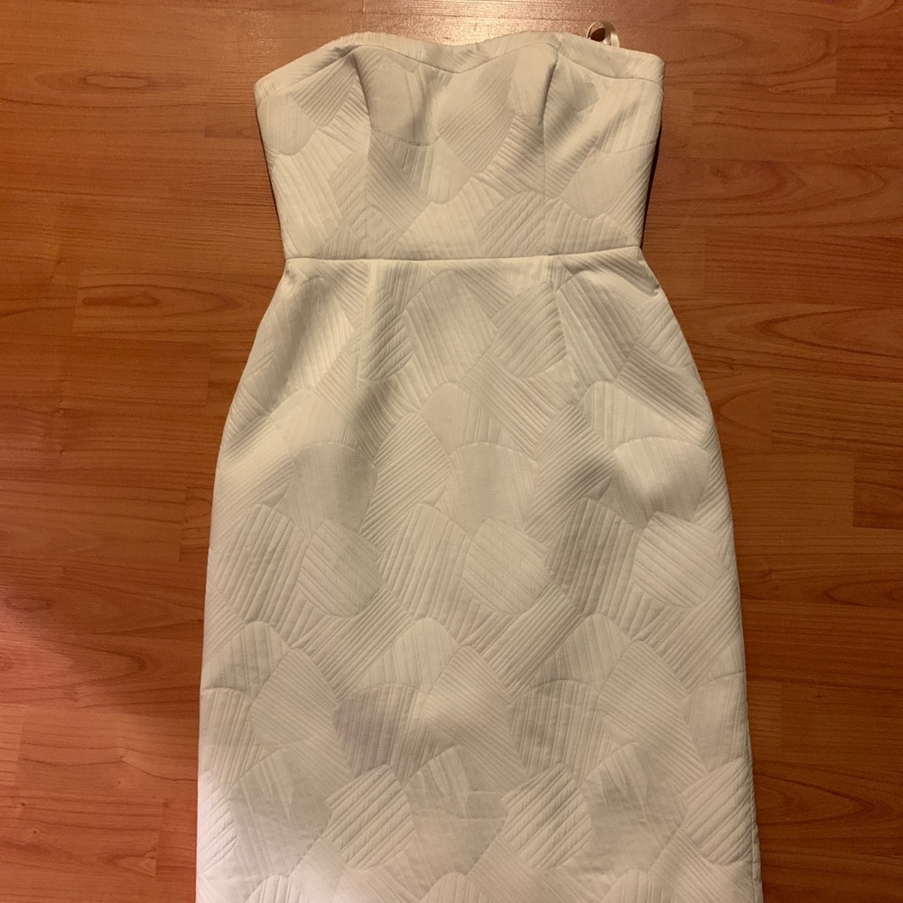 New BCBGmaxazaria jacquard white dress Sz 0  w straps